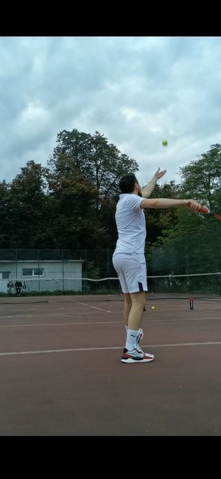 Antrenor tenis de câmp