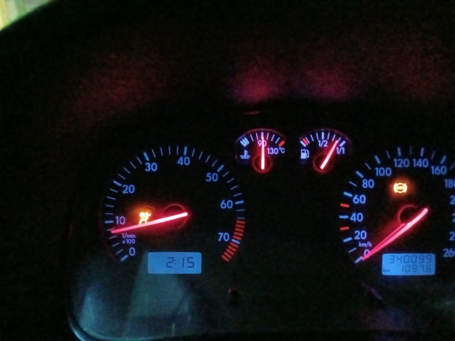 Vând Golf 4 benzina 1.6