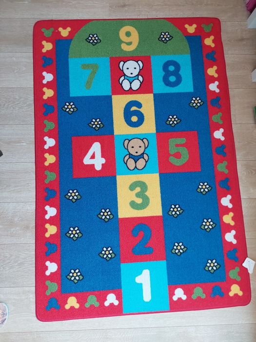Детски килим с размери 100×147 см