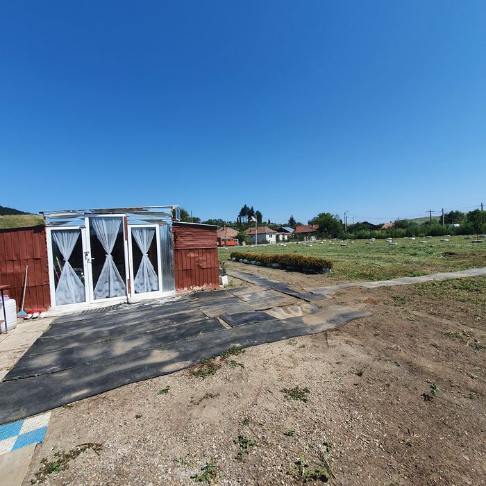 Vând urgent teren intravilan