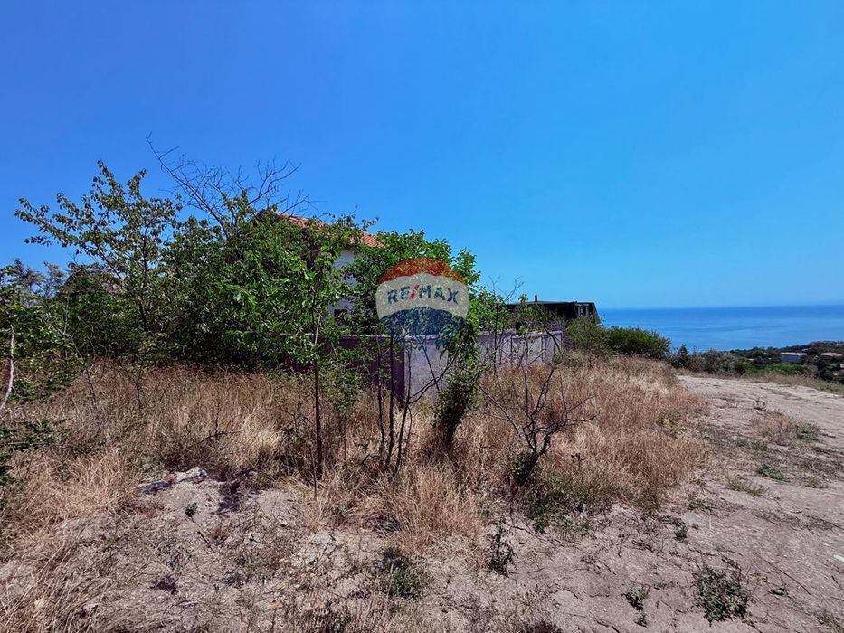 Парцел в регулация с панорамна морска гледка за продажба, гр. Балчик,