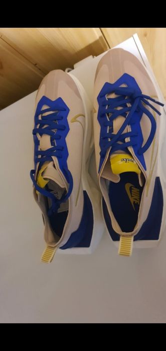 Încălțăminte noua de vanzare