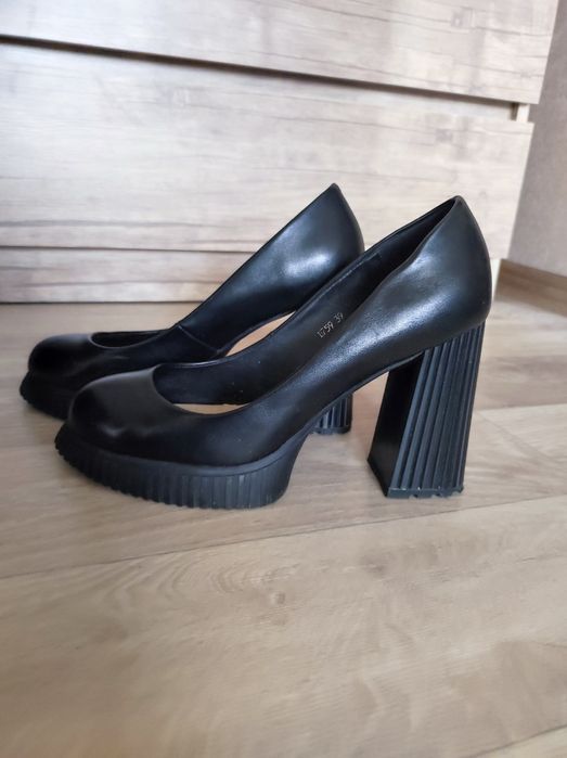 Туфли женские черные