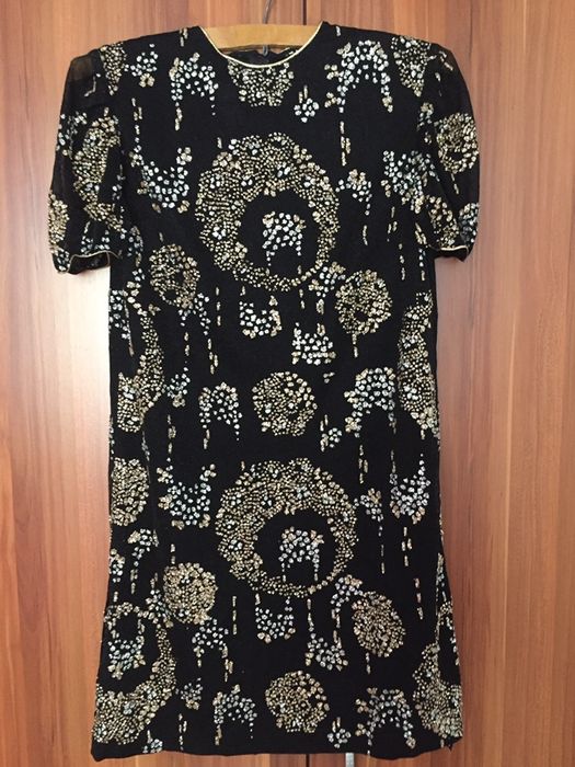 Rochie de ocazie cu aplicatii stralucitoare, marimea M