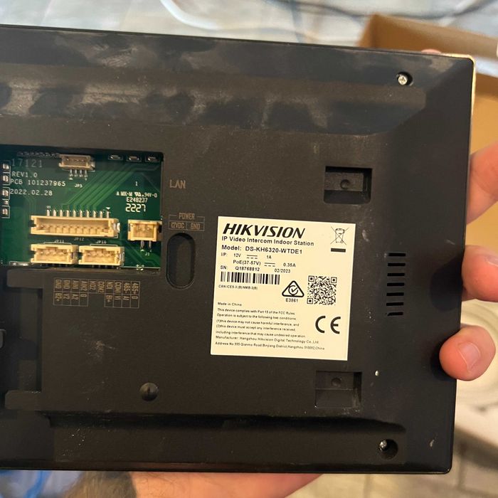 Видеодомофон Hikvision Hybrid Video Intercom Kit
