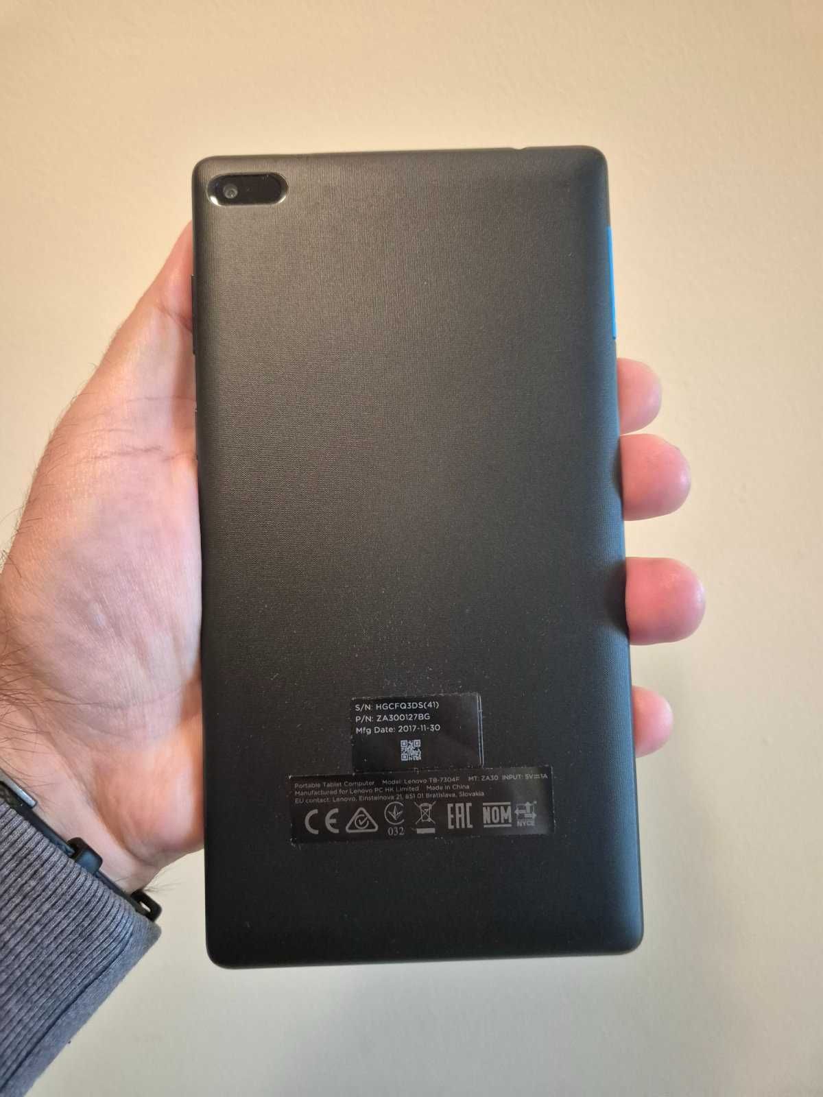 Таблет Lenovo TAB 7 Essential (TB-7304F) + калъф + кабел