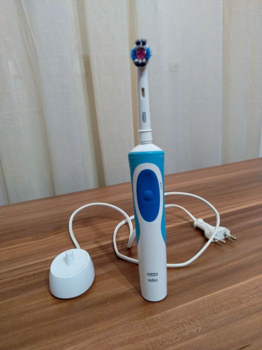 Periuța electrica Braun