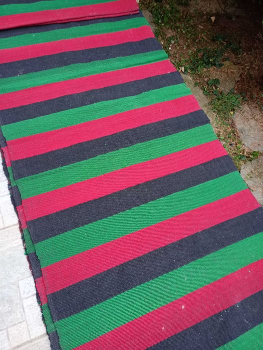 Домашно тъкани черги