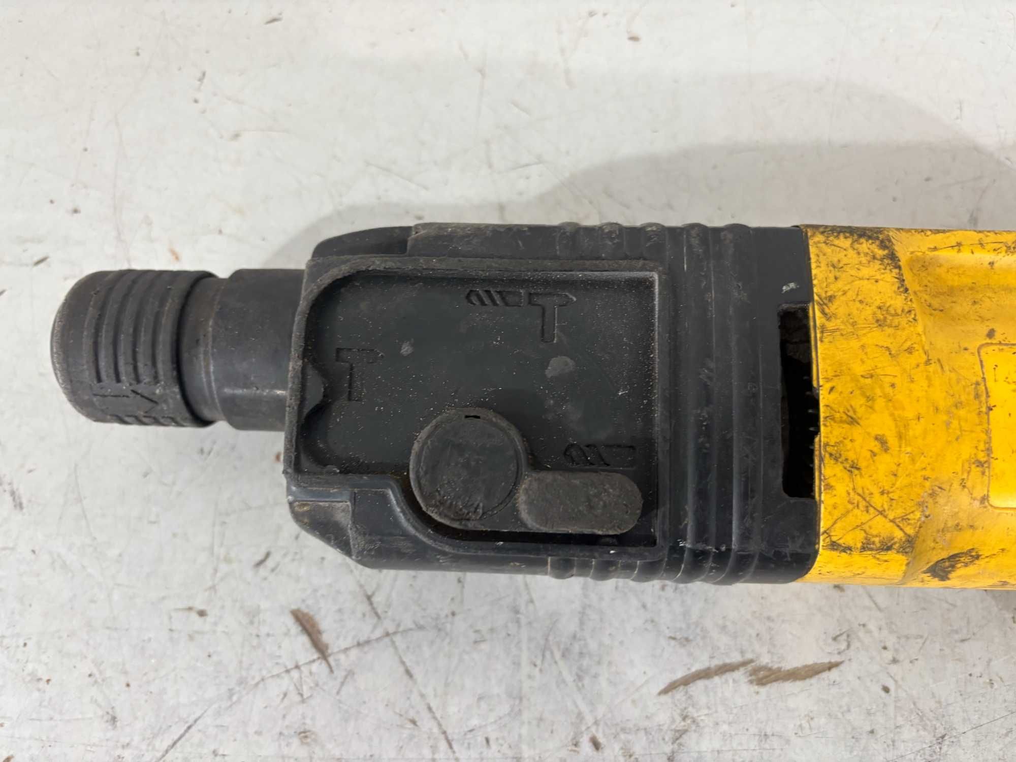 Перфоратор - Dewalt 110V