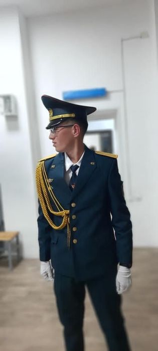 Продам военную парадную форму