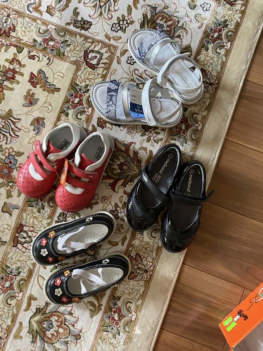 Обувь детская разных размеров