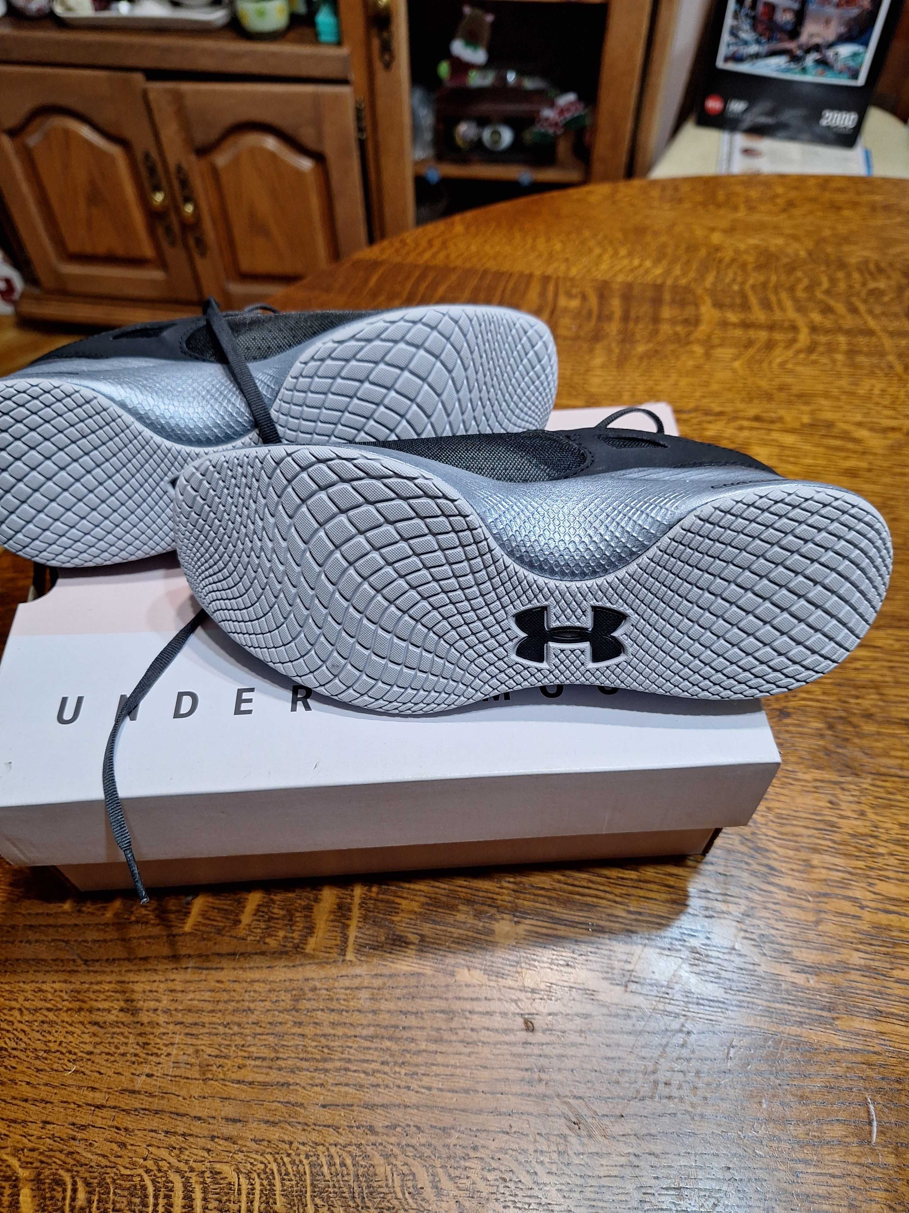 Дамски маратонки Under Armour N37,5