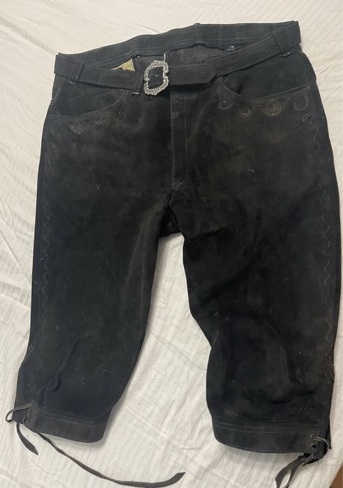 Lederhosen piele ( pantaloni bavarezi)