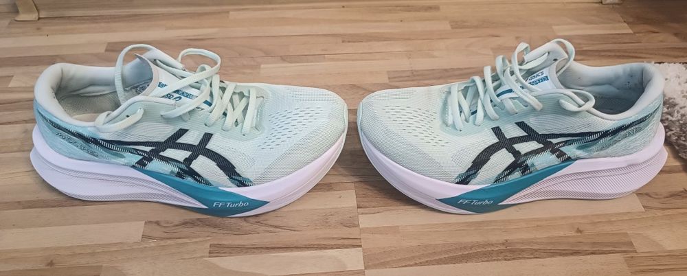 Asics Magic Speed 4 (carbon)