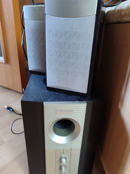 Продаются сабуфер с 2 колонками