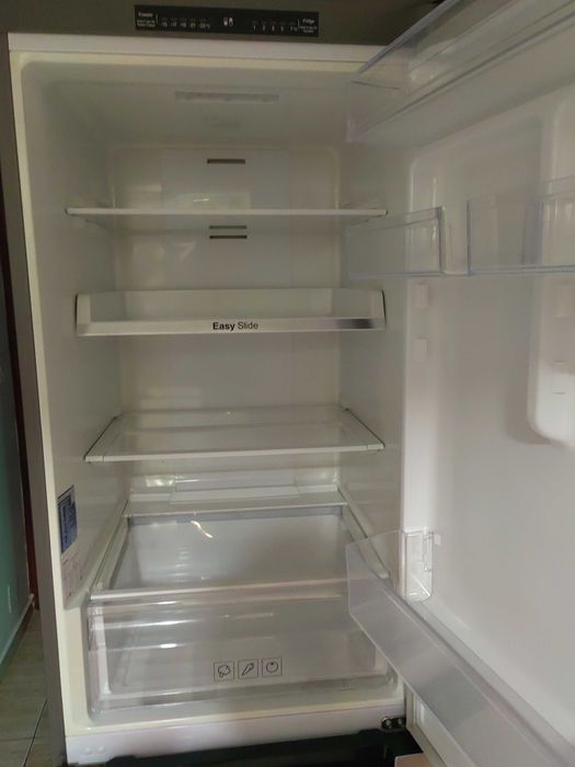 Frigider Samsung