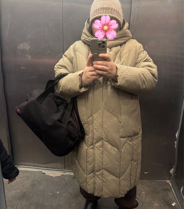 Продам куртку шапка и шарф в подарок (отличного качества)