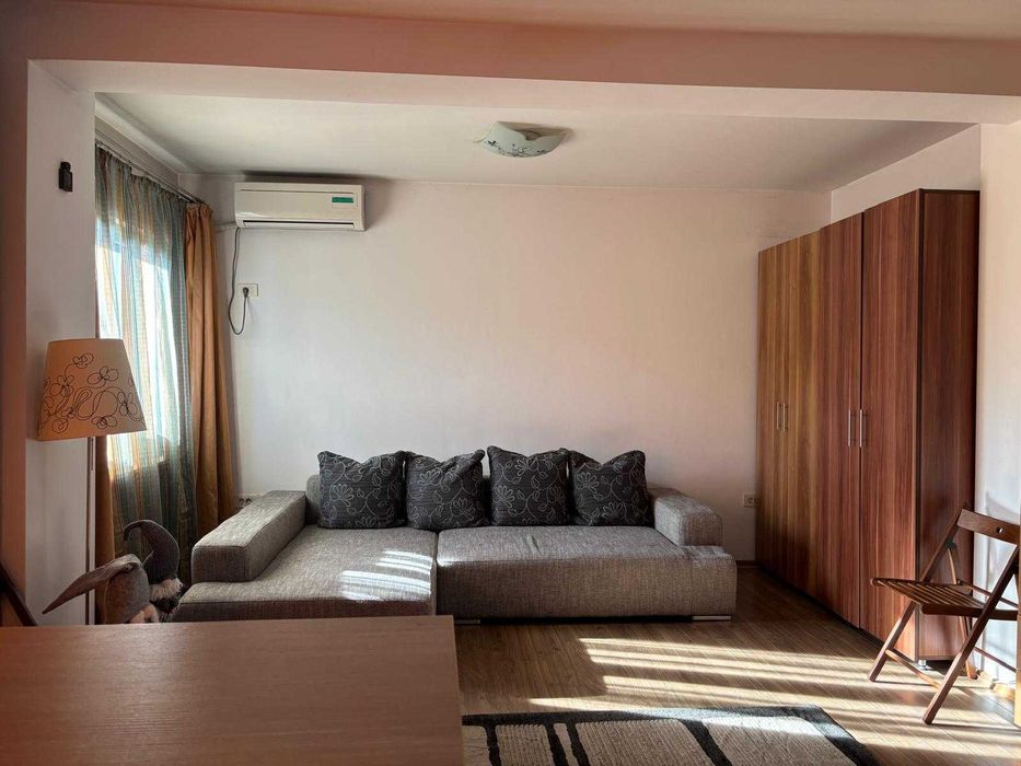 Garsoniera de inchiriat zona Militari Residence