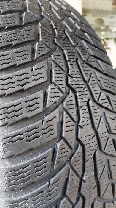 225 50 18- cauciucuri (anvelope) de iarna- NOKIAN