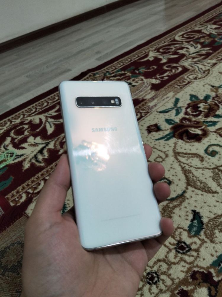 Samsung s10