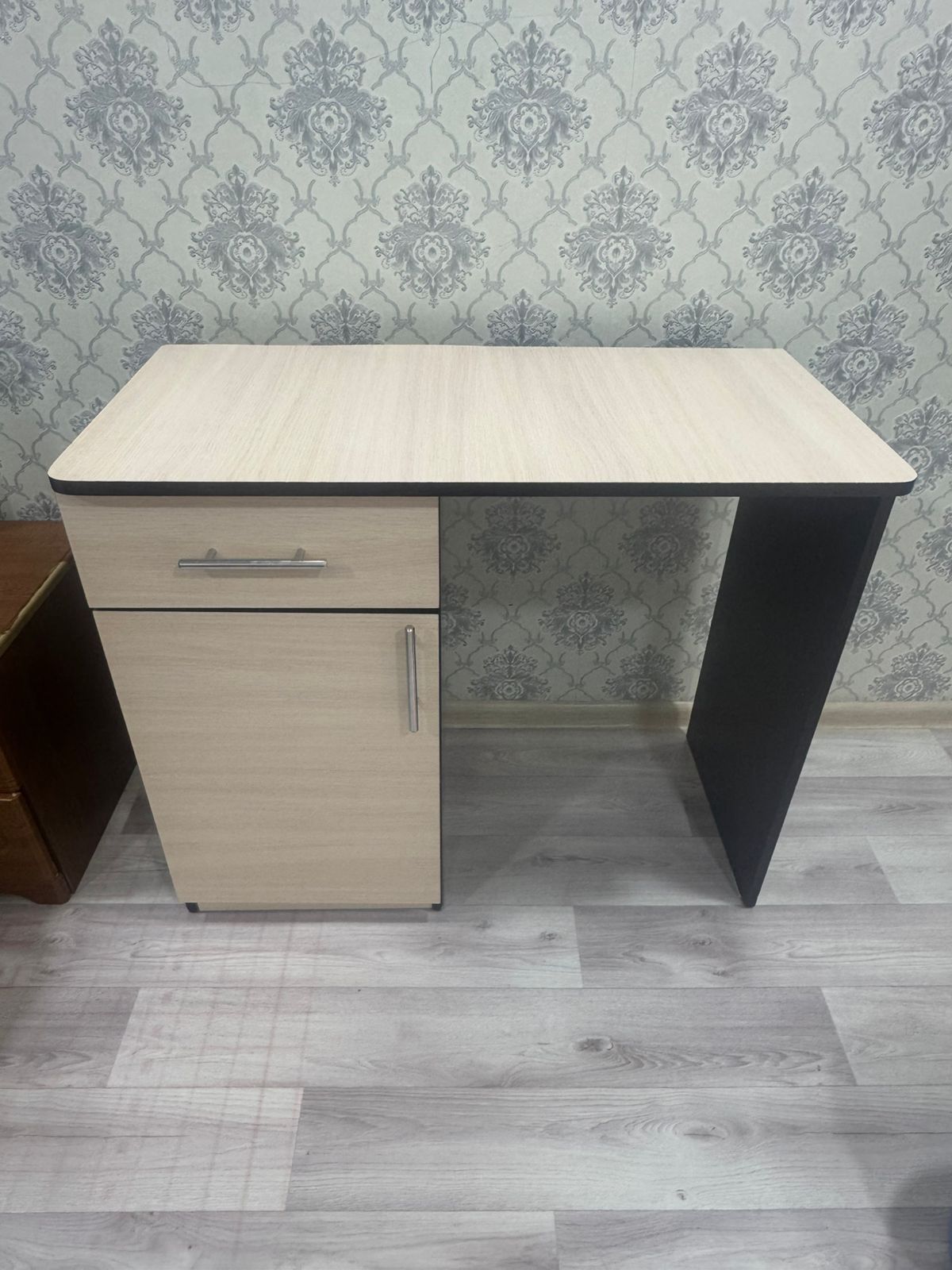 Продам компьютерный стол