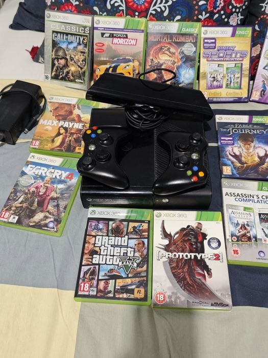 Xbox 360 model 1538 + Kinect model 1473 + 2 controllere + jocuri