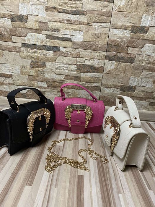 Елегантна.малка дамска.чанта..Версаче!!!Много добро качество...