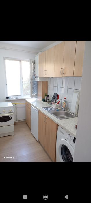Închiriez apartament 2 camere-centrală nouă