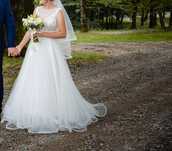 Vând rochie mireasă! Mărimea S,ofer cadou crinolina!Detalii la:076266