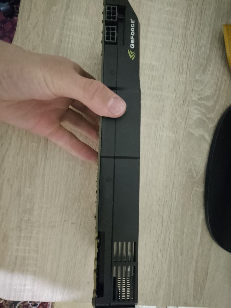 Vind calculator complet cu toate tastatura, maus, căști, boxa etc