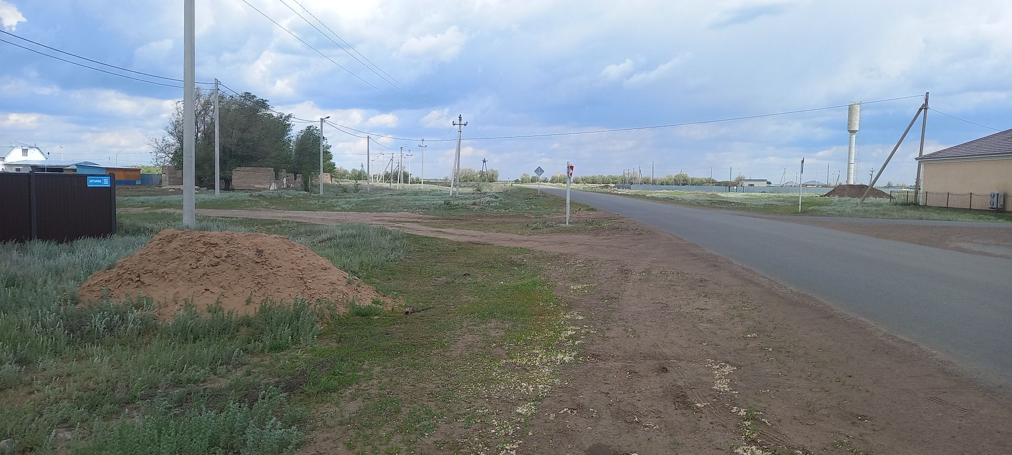 Продам дом новый не достроиныи отличное место расположения при везде р