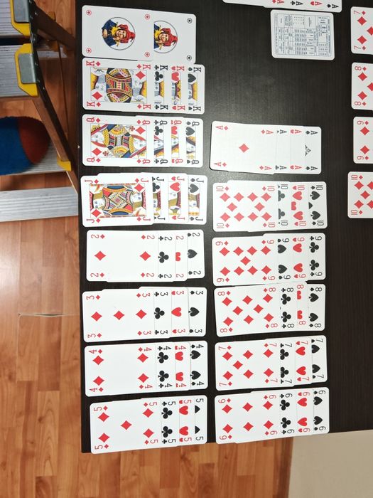 Vind un set de cărți de poker