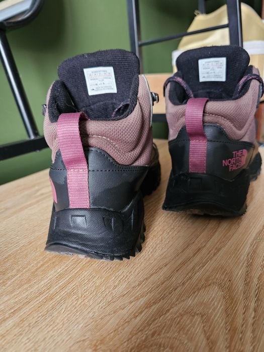 Обувки the north face