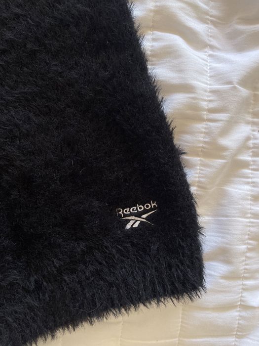 Къси панталони с пух на Reebok