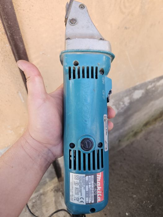 Foarfeca de taiat tabla makita js1670