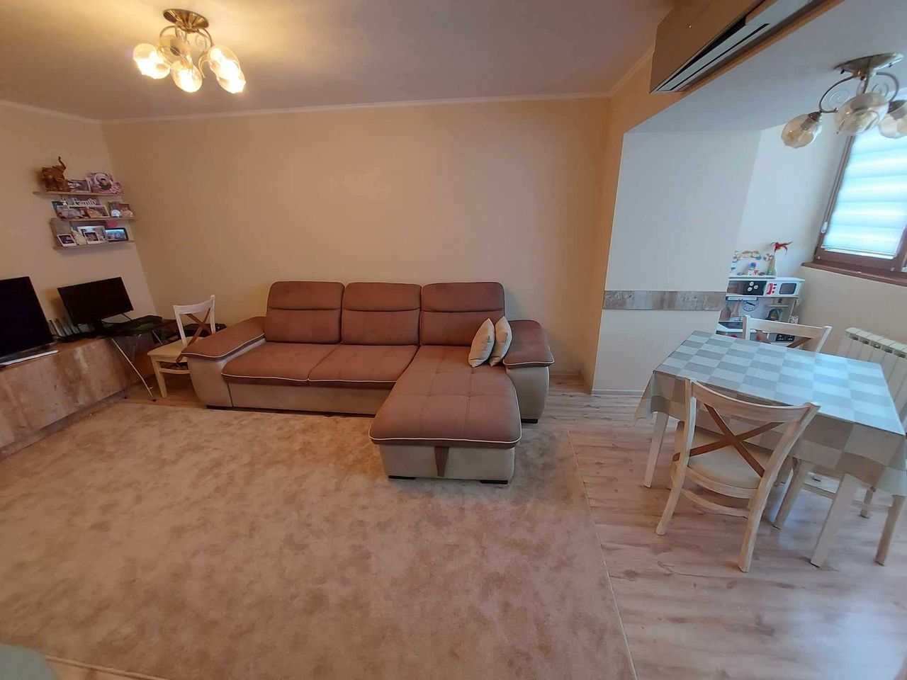 Продава се Тристаен апартамент в Търговище, Център - 105 кв.м за 1360 €/кв.м - Снимка #7