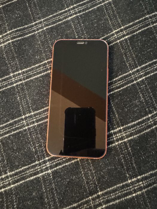 iPhone 12  мервен