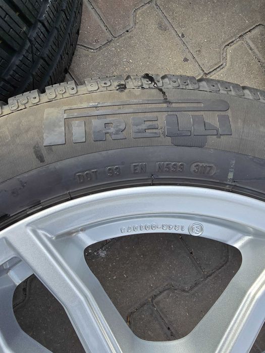 Jante BMW Seria 5 F10 F11 Anvelope iarna Pirelli SottoZero 225 55 17