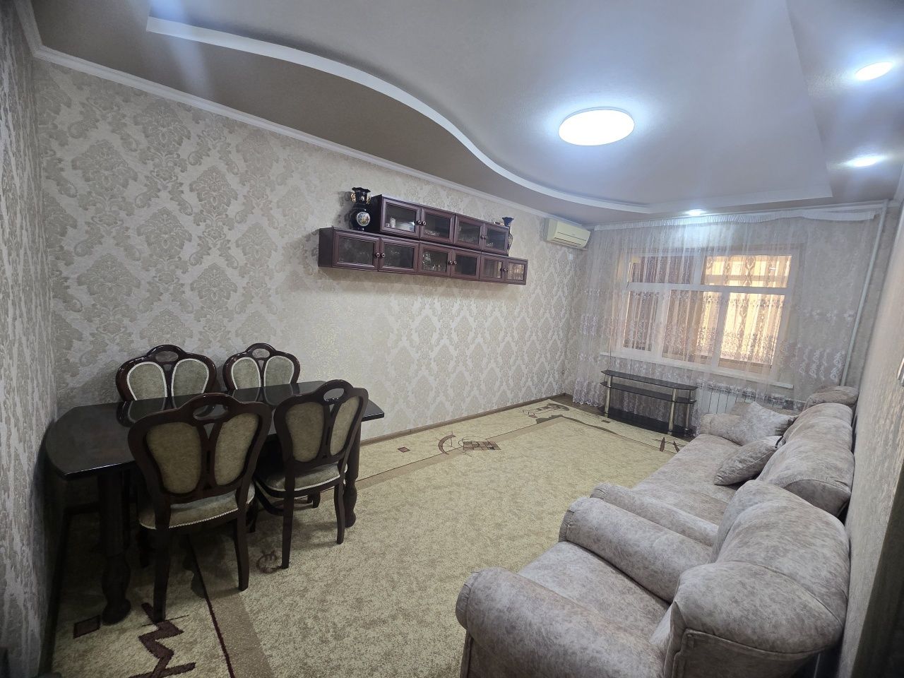Ижарага оилага ёки кизларга 2 хоналик квартира берилади.Ор:6-Мкр, Файз
