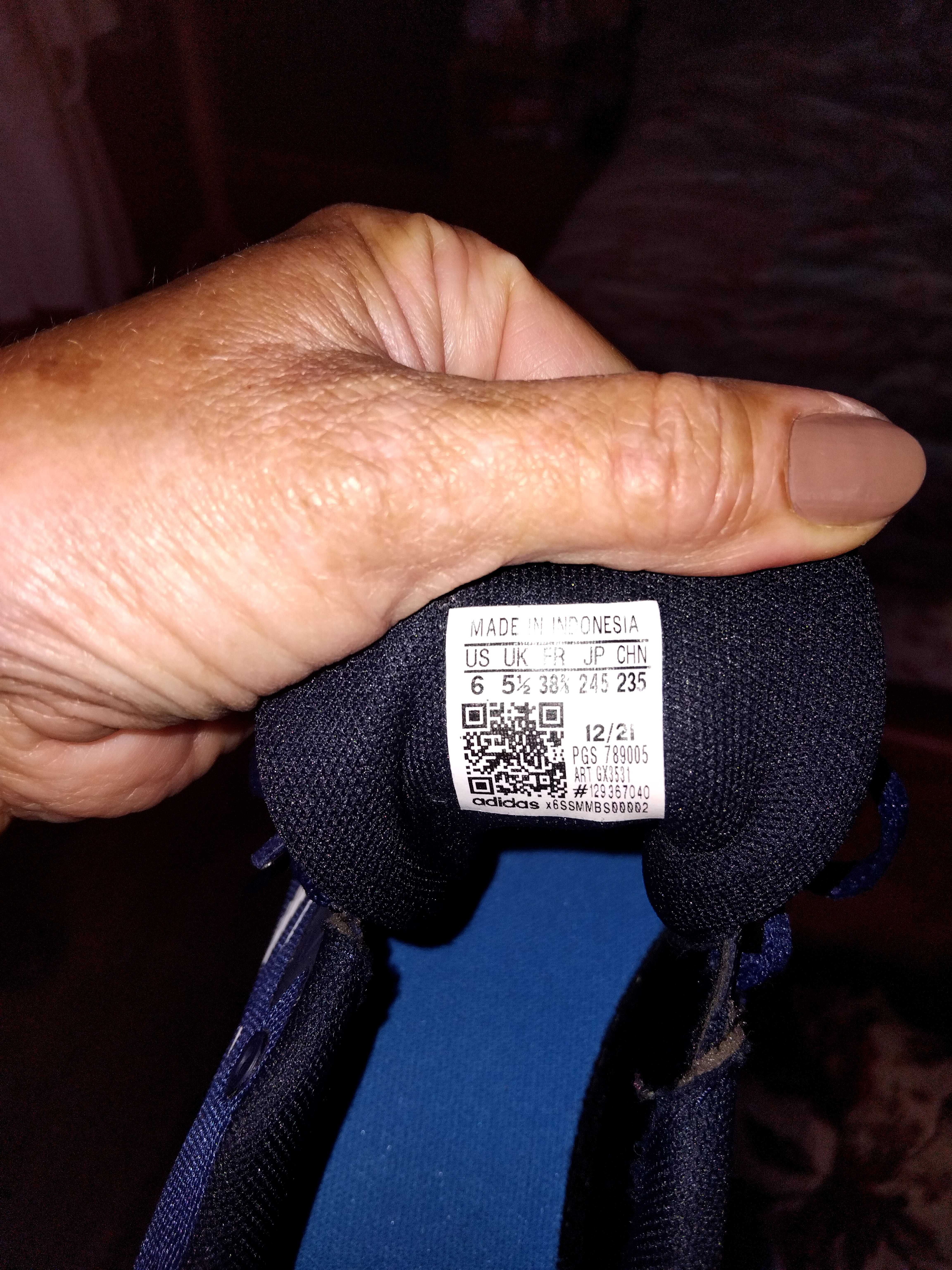 Нови маратонки  Аdidas,унисекс,размер 38,5