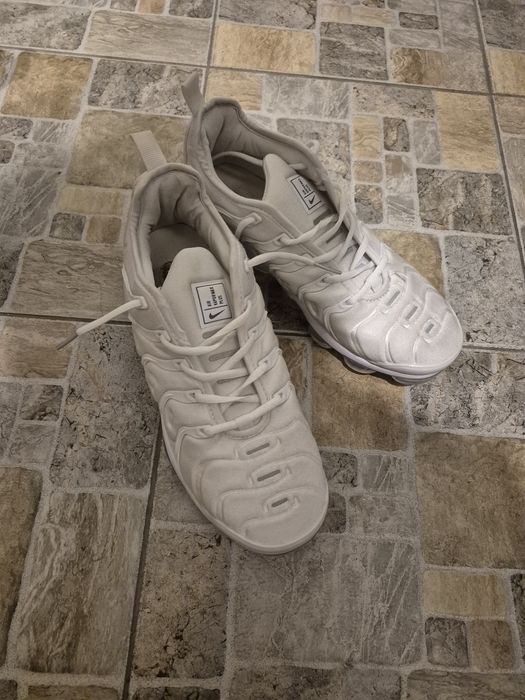 Nike vapormax plus white