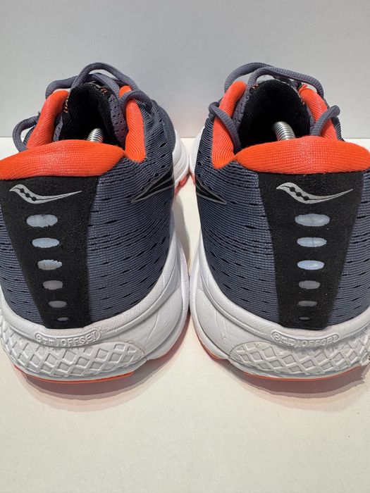 Маратонки SAUCONY JAZZ.Номер 45