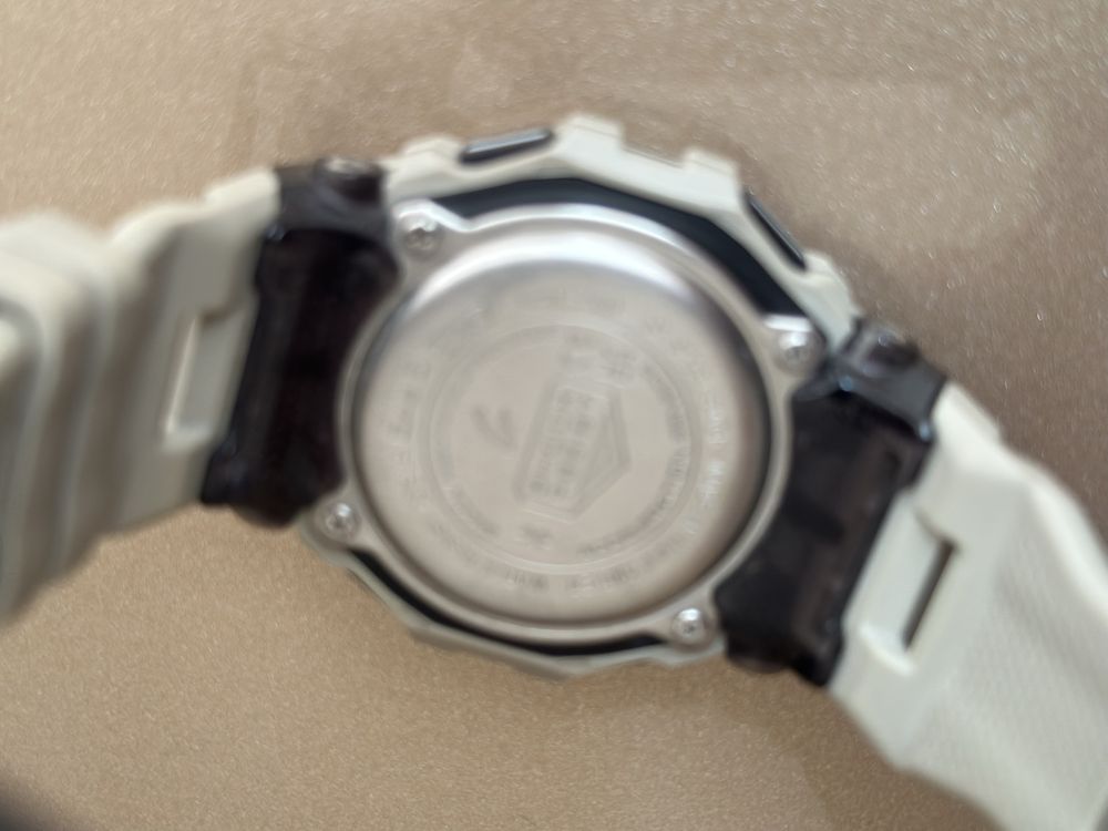 Casio G-Shock GBD-200UU-9DR digital watch.