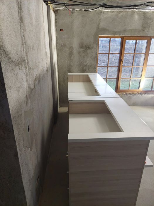 Mobilier magazin telefoane/amanet etc.