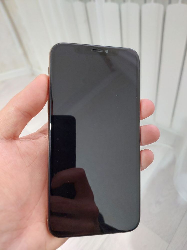 Продам iPhone XS