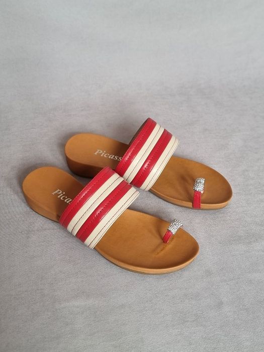 Женская обувь, шлепки, натуральная кожа. Размеры 35, 36, 37