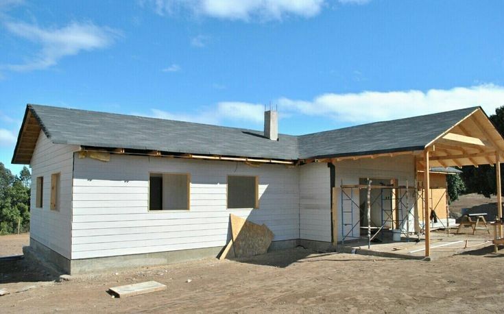 vand case pe structura metalica