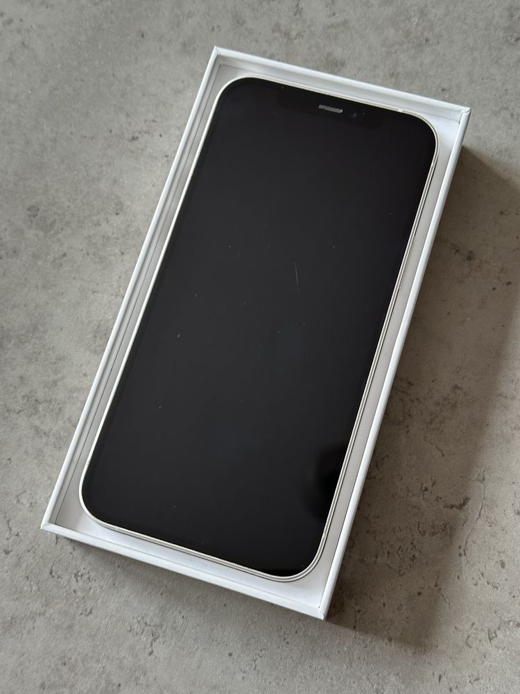 I phone 12 - 64 gb - бял