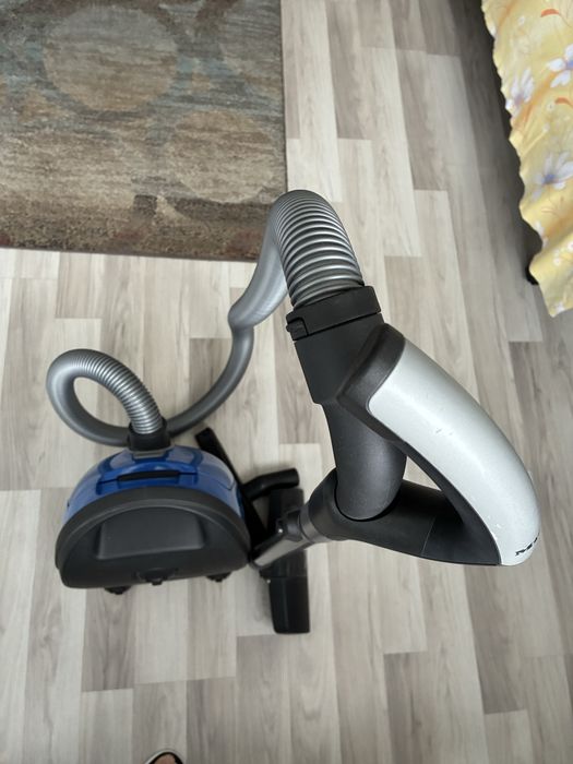 Aspirator  Miele cu sac.