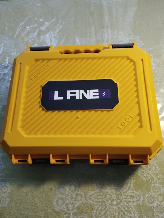 Продается безщеточный шуруповерт